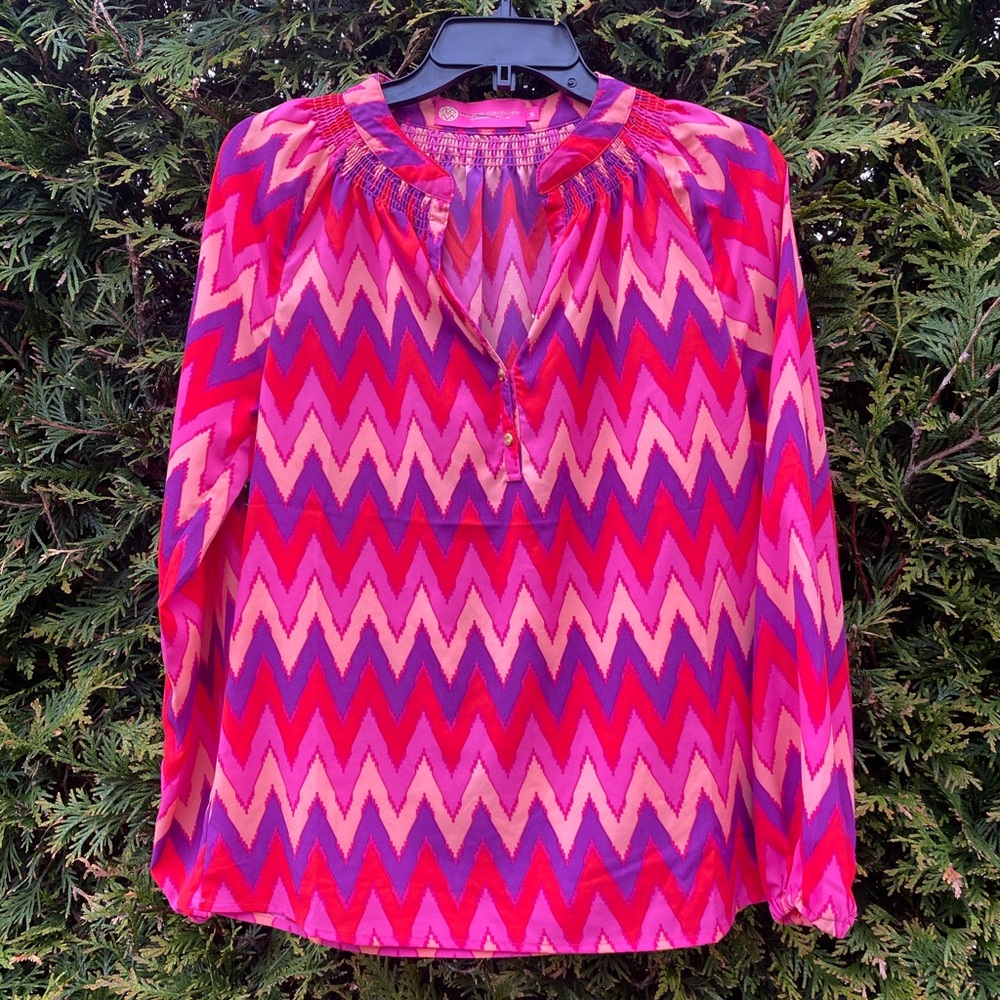 Macbeth collection size small chevron print blouse